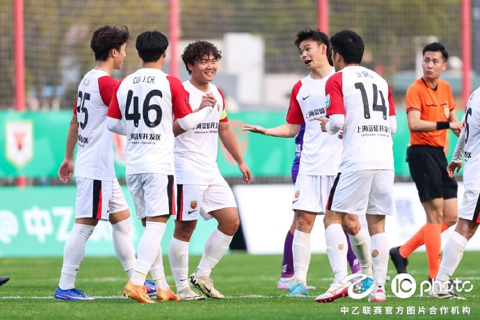 上海海港富盛经开队首战告捷61大胜同城劲旅
