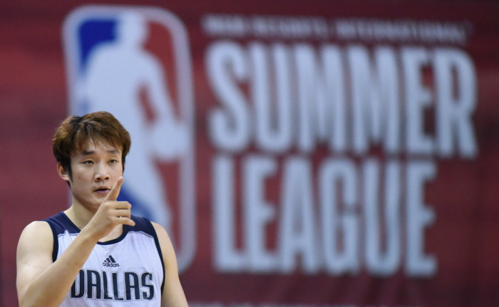 丁彦雨航试训单挑击败丁