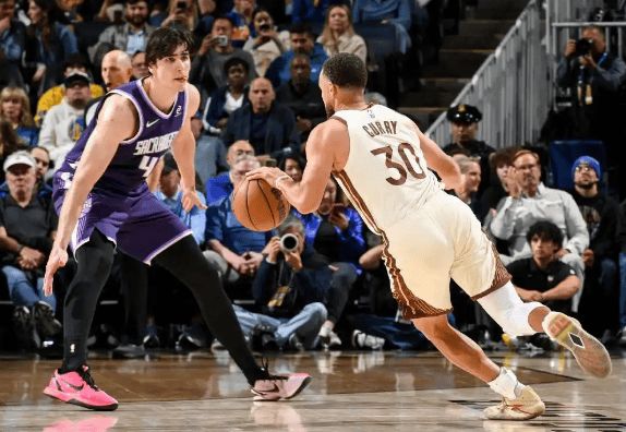 勇士收官战再陷困境 库里数据下滑引重建讨论