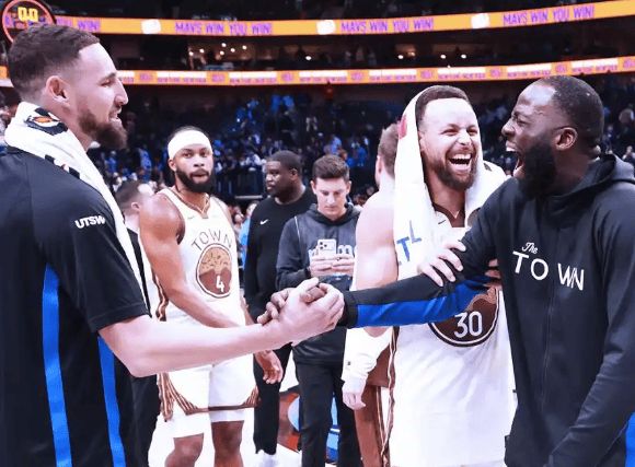 勇士收官战再陷困境 库里数据下滑引重建讨论